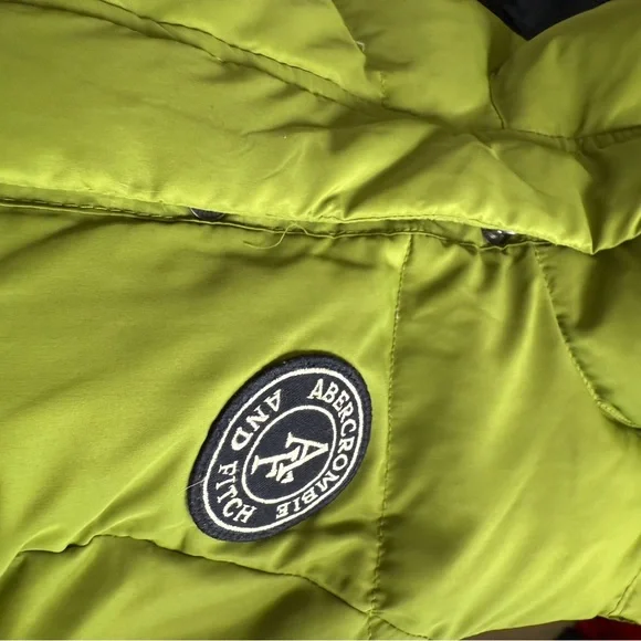 2 Jackets Down Abercrombie & Fitch and Hollister  Girls Puffer Down Vest. XS - Picture 3 of 10